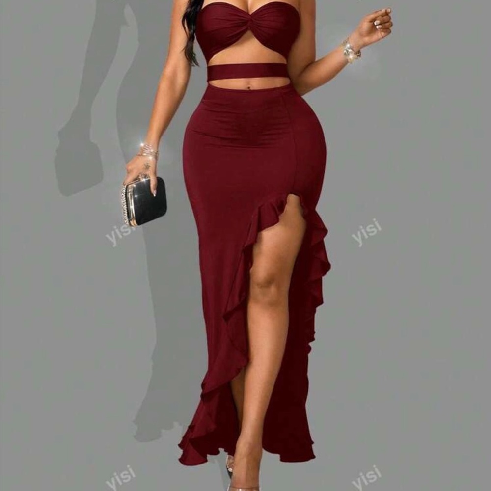 Elegant Burgundy Strapless Dress